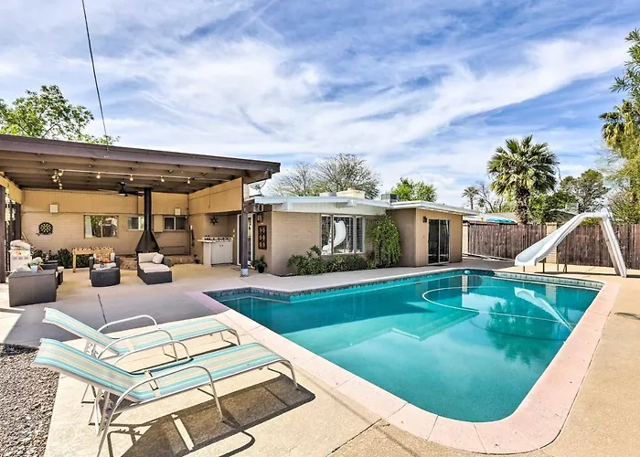 7 Mi To Downtown Phoenix: W/ Pool & Foosball! Ferienhaus
